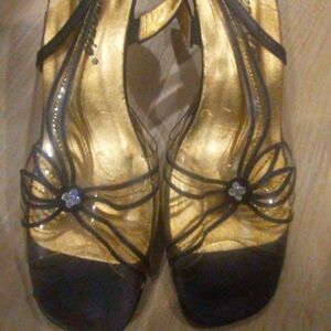 Never worn Desari candles  size 38, sandel,‎ 1.5 inheel